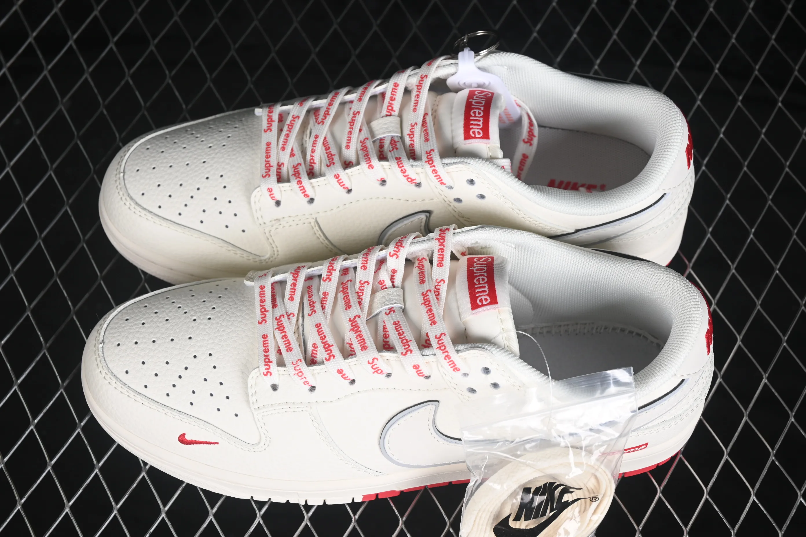 All categories Nk SB Dunk Series Nk SB Dunk Low High-end customized low-top sneakers Nike SB Dunk Low joint model High-end customized low-top casual skate shoes XX3168-191